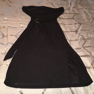 Strapless black dress with belt and slit